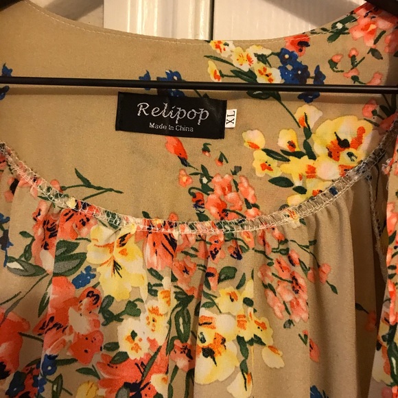 XL Floral Kimono - Picture 2 of 3
